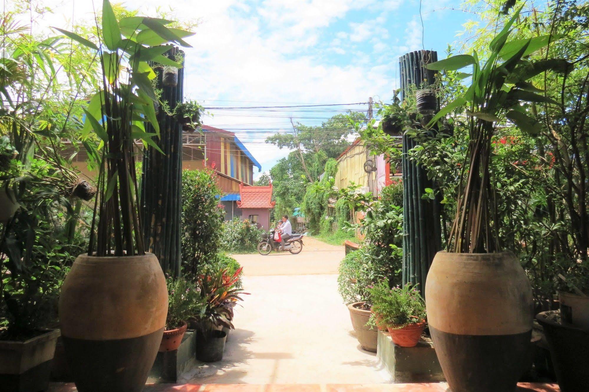 Panda Angkor Inn Sziemreap Kültér fotó